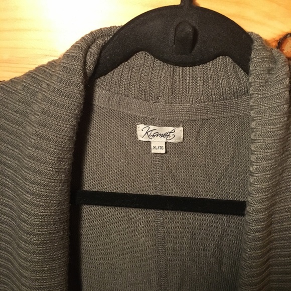 Cardigan style - Picture 2 of 2